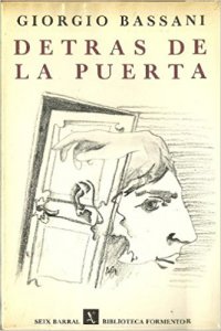 Detrás de la puerta