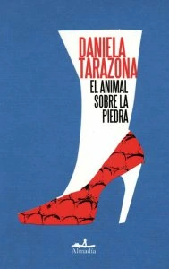 El animal sobre la piedra