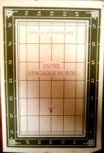 Entre apagados muros