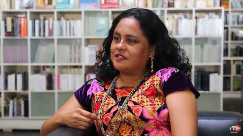La poeta de Juchitán Natalia Toledo se sube al dorso del cangrejo…y escribe en dos lenguas
