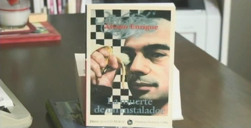La muerte de un instalador de Álvaro Enrigue, 2/3 